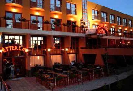 Hotel Minerva Mosonmagyarovar Exterior photo